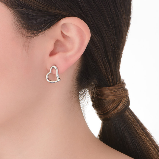 Aretes en forma de corazón en baño de platino