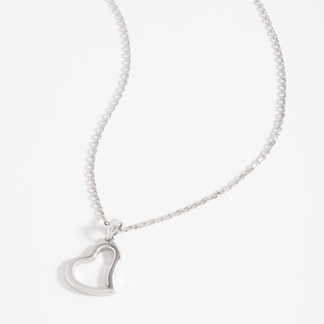 Collar con dije de corazón