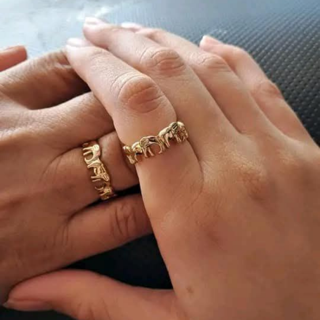 Anillo en baño de oro diseño de elefantes