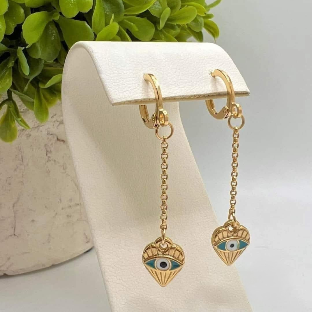 Aretes largos con corazón y ojo turco