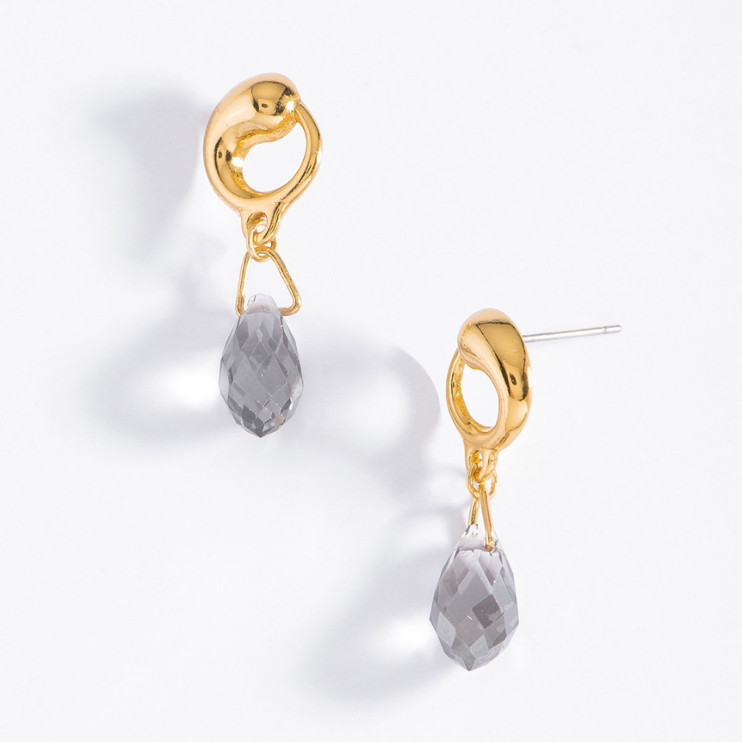 Aretes dorados con cristal gris