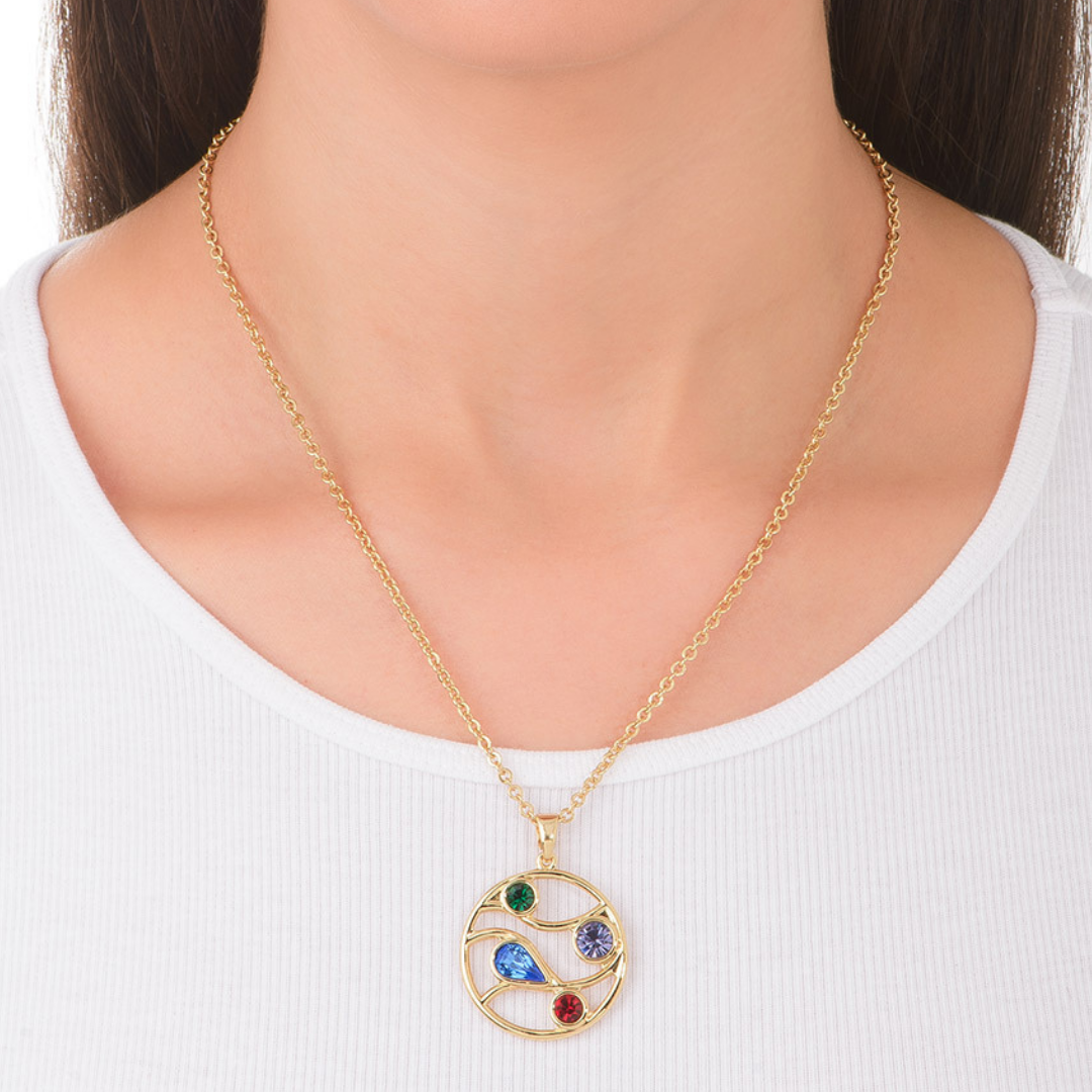 Collar en Baño de Oro con Dije y Piedras Multicolor