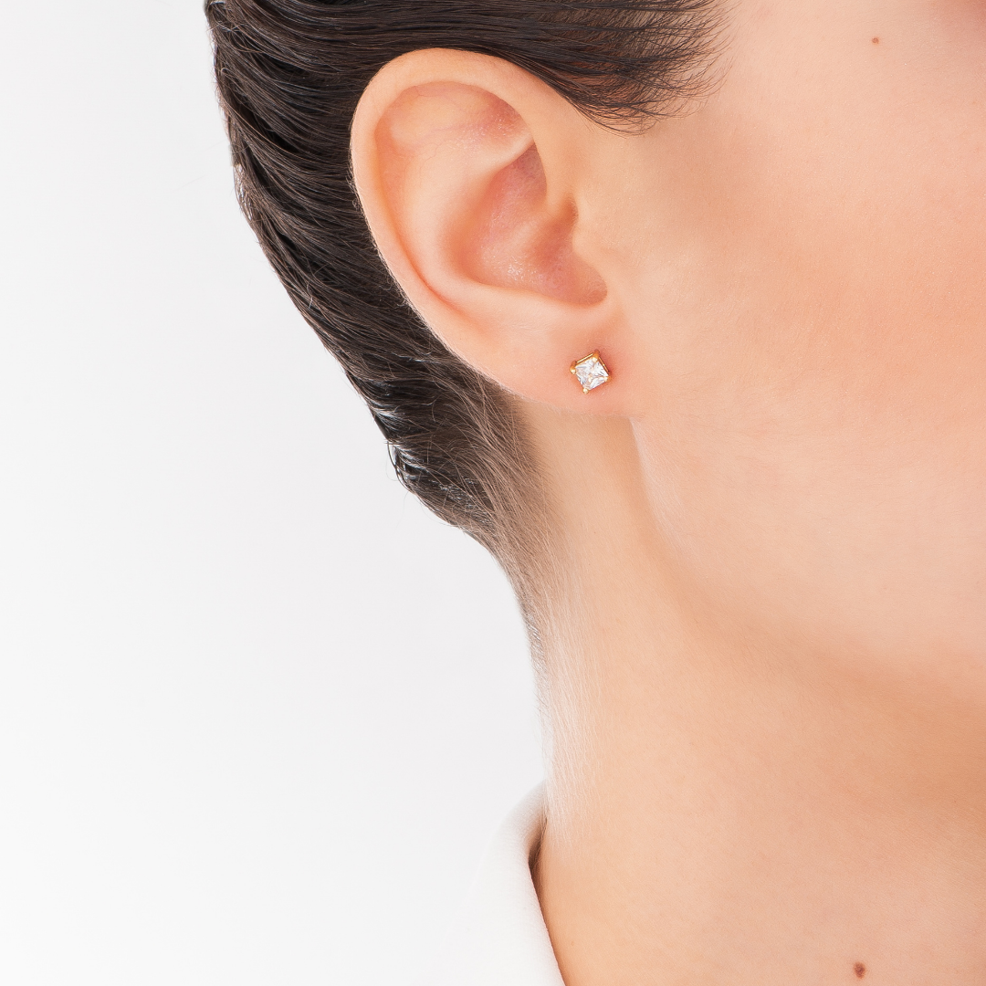 Aretes pequeños con cristal corte diamante