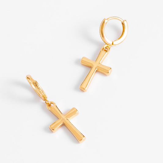 Aretes tipo argolla con cruz colgante