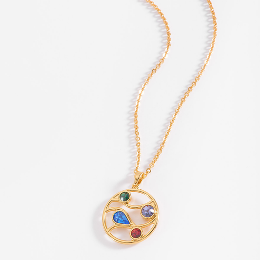 Collar en Baño de Oro con Dije y Piedras Multicolor