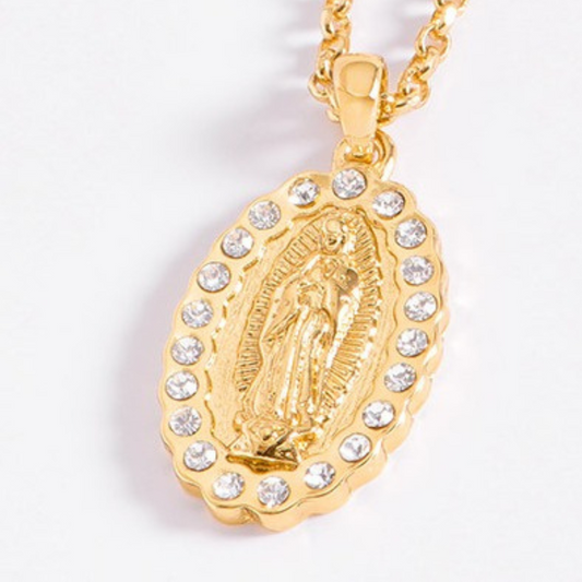 Collar medalla calada con Virgen de Guadalupe y piedras alrededor
