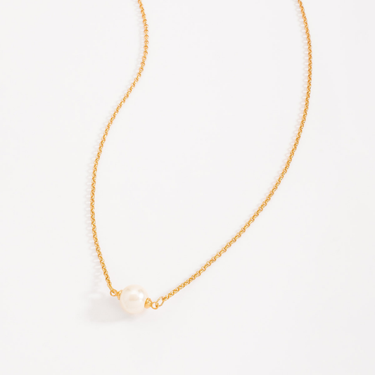 Collar en baño de oro con perla en solitario tono crema