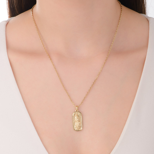 Collar de la Virgen María Elegante Diseño