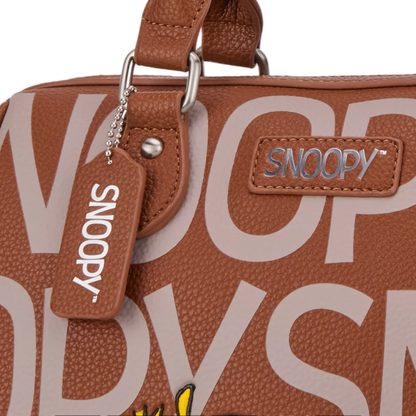 Bolsa tipo satchel con diseño icónico