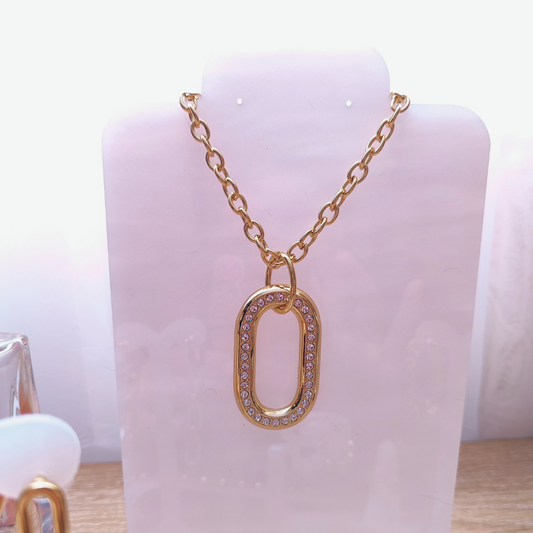 Collar con dije ovalado y toque brillante