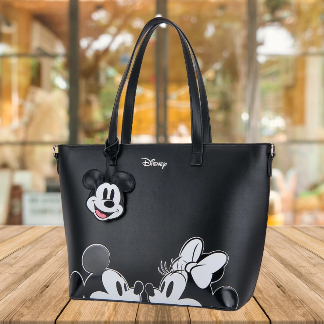 Bolsa tote elegante con diseño clásico