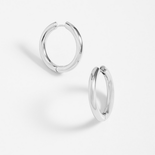 Aretes en baño de platino diseño de aro clásico pulido