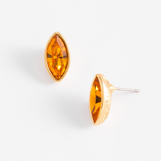 Aretes con piedra en tono ámbar diseño ovalado