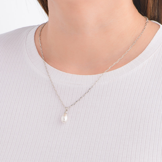 Cadena de platino con perla cultivada