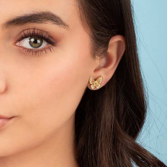 Aretes tipo broquel con forma de mariposa