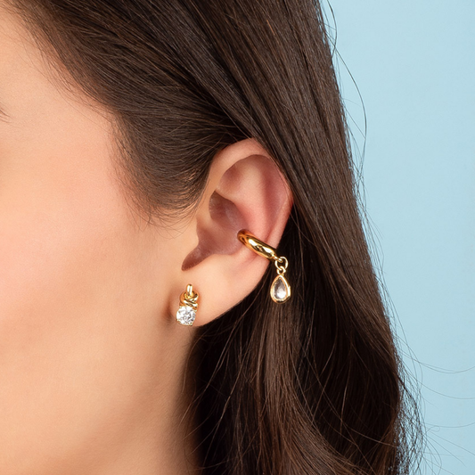 Ear cuff con gota de cristal