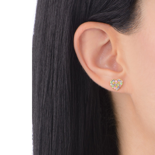 Aretes en forma de corazón con piedras multicolor