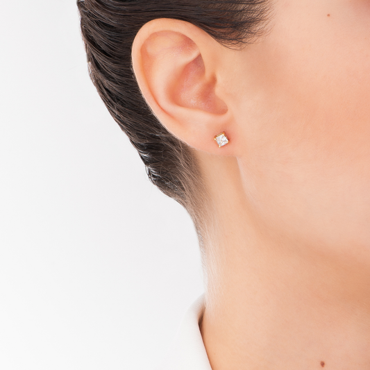 Aretes pequeños con cristal corte diamante