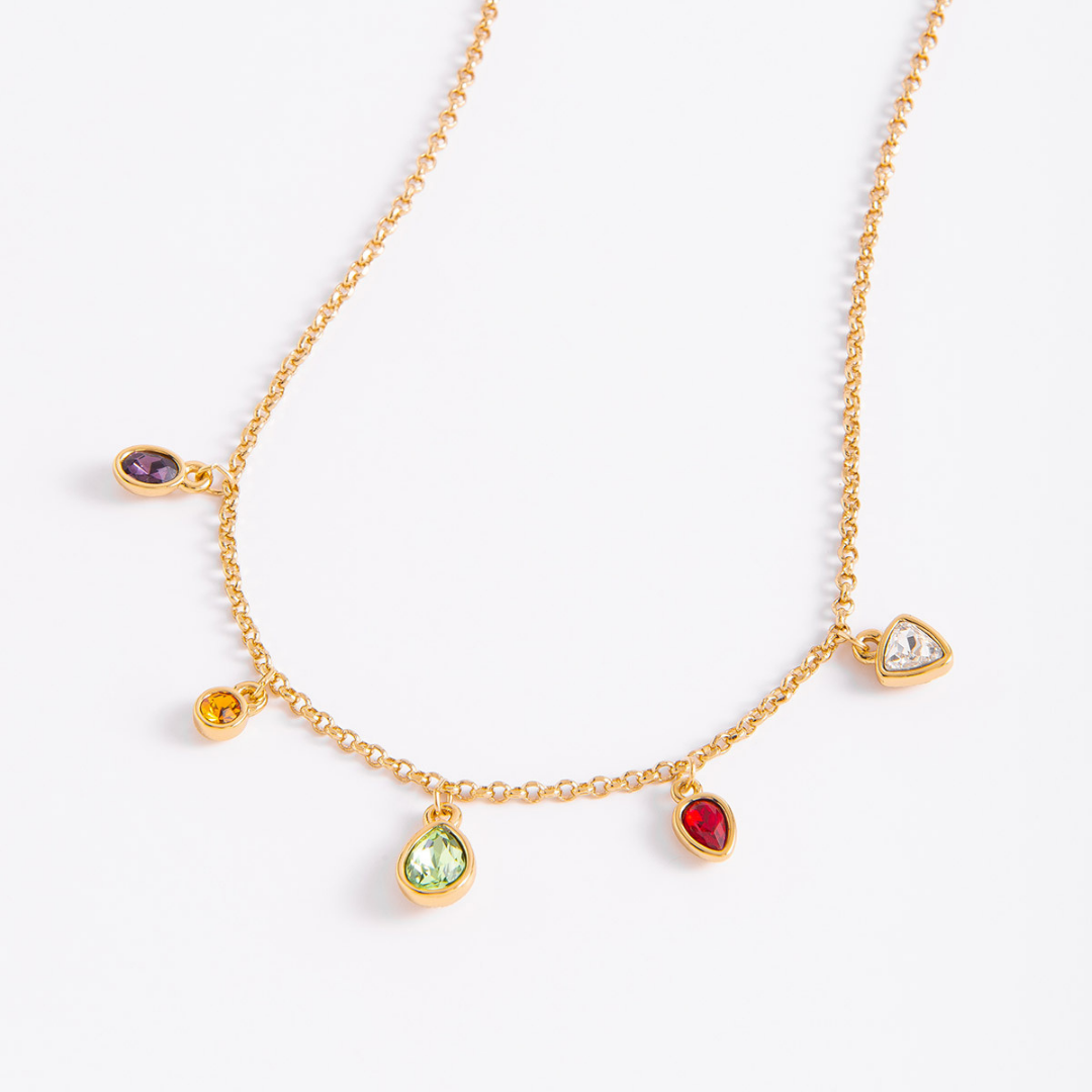 Collar con dijes de cristales multicolor