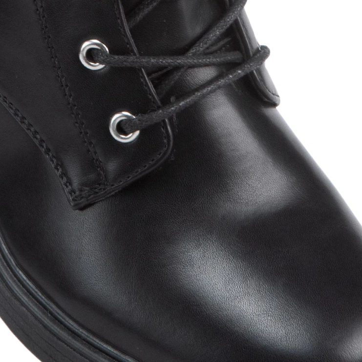 Botas de Combate Negras con Hebillas y Estoperoles – Estilo Rockero y Gótico para Mujer