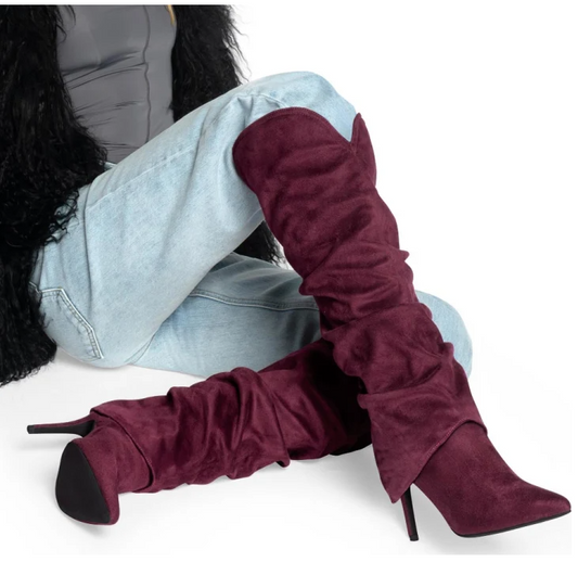 Botas Altas Over The Knee en Gamuza/Suede Color Vino con Tacón de Aguja – Estilo Chic y Elegante